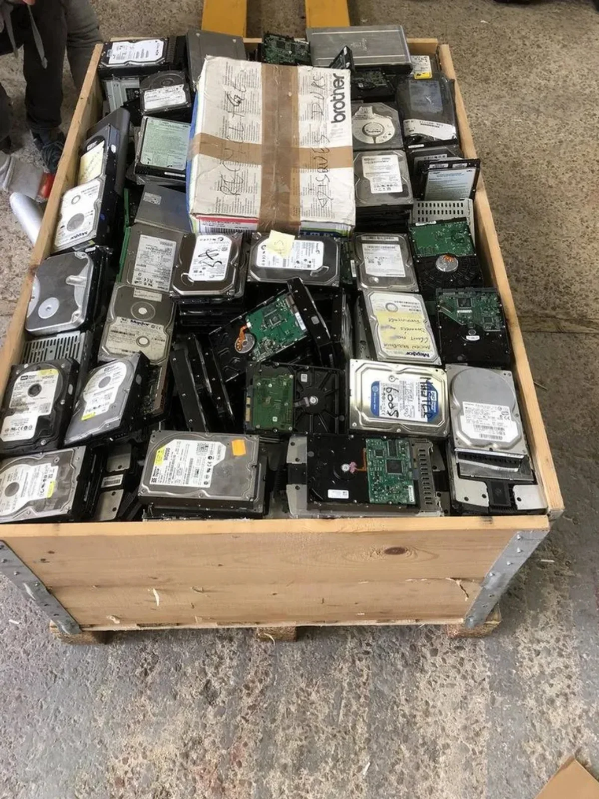 Débarras informatique DEEE Debarrastout IDF
